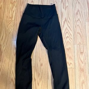 Size 4 lululemon wunder under leggings